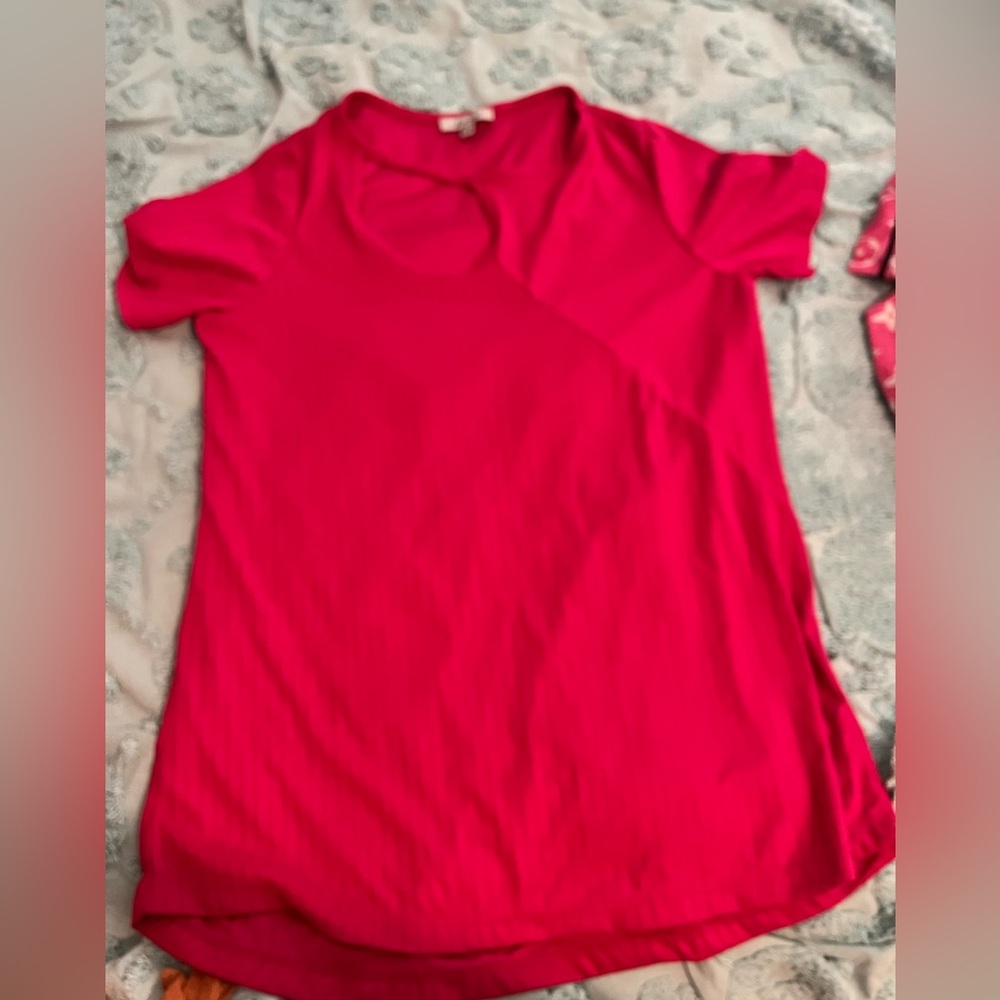 Dark pink top, size small
